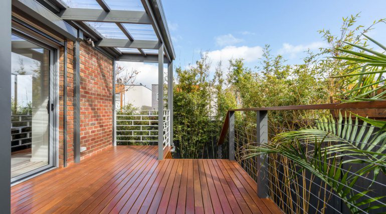 Composite vs Wood Decking: Which one should you choose?